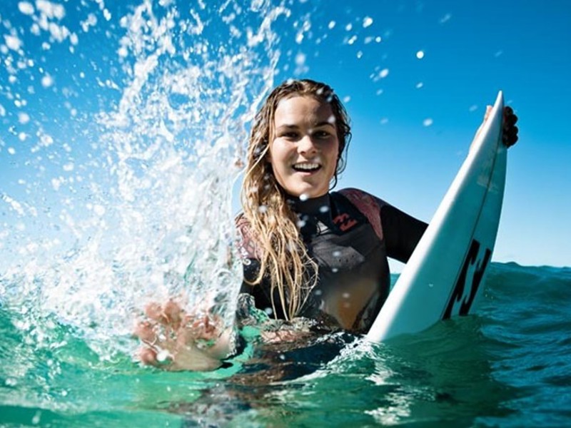 FAMILY SURF LESSONS PEMBROKESHIRE