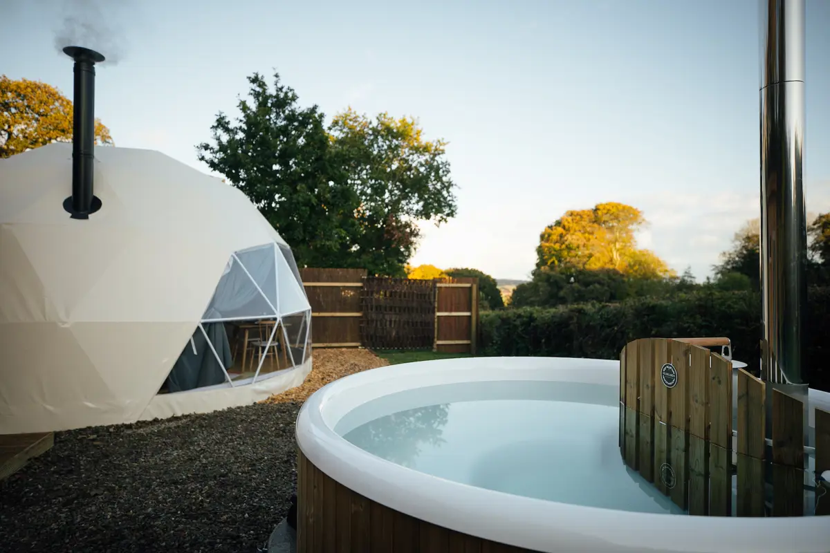 Glamping dome and outdoor hot tub