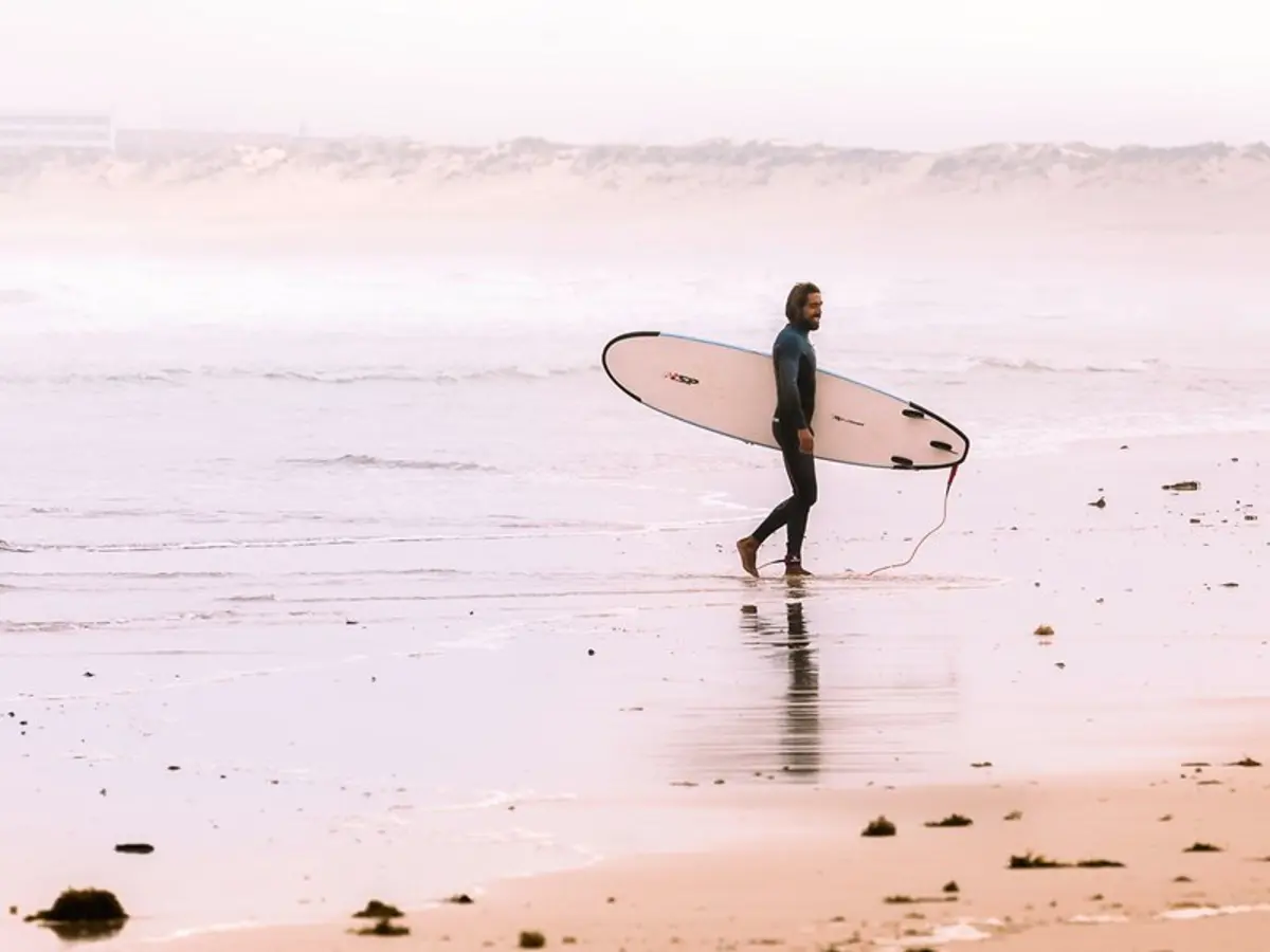 Paddle board hire Saundersfoot Beach